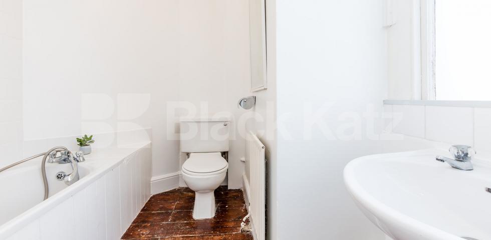 			NEW INSTRUCTION / LARGE FLAT!!!, 1 Bedroom, 1 bath, 1 reception Flat			 Fernhead road, QUEENS PARK-MAIDA VALE